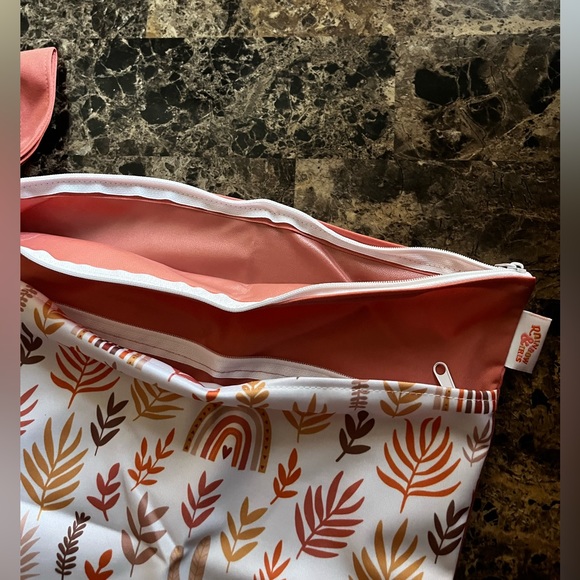 NWT NIB Cute Floral Printed Tote Bag With 2 Zippered Pockets - Picture 8 of 16